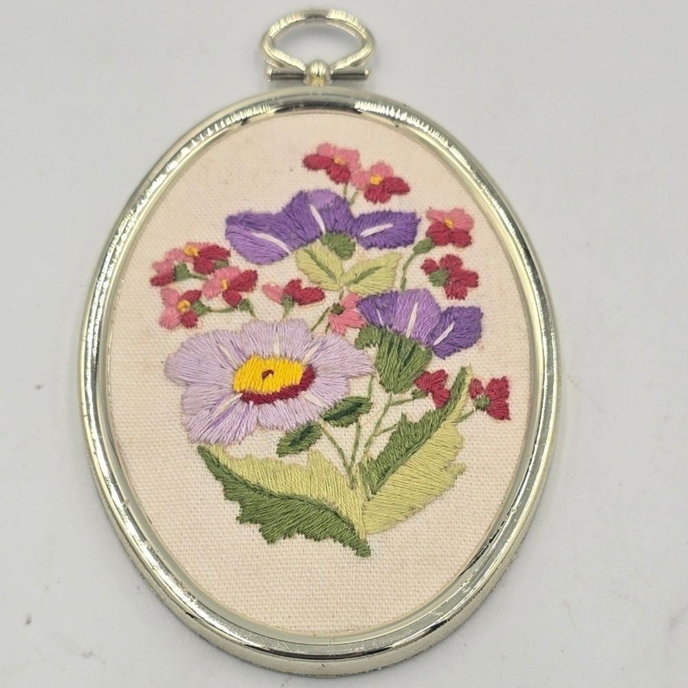 Unbranded Floral Embroidery Wall Art Multi Good Vintage Oval Frame